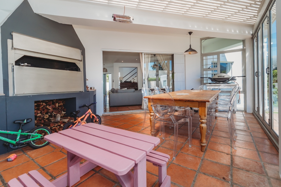 4 Bedroom Property for Sale in Heatherlands Western Cape